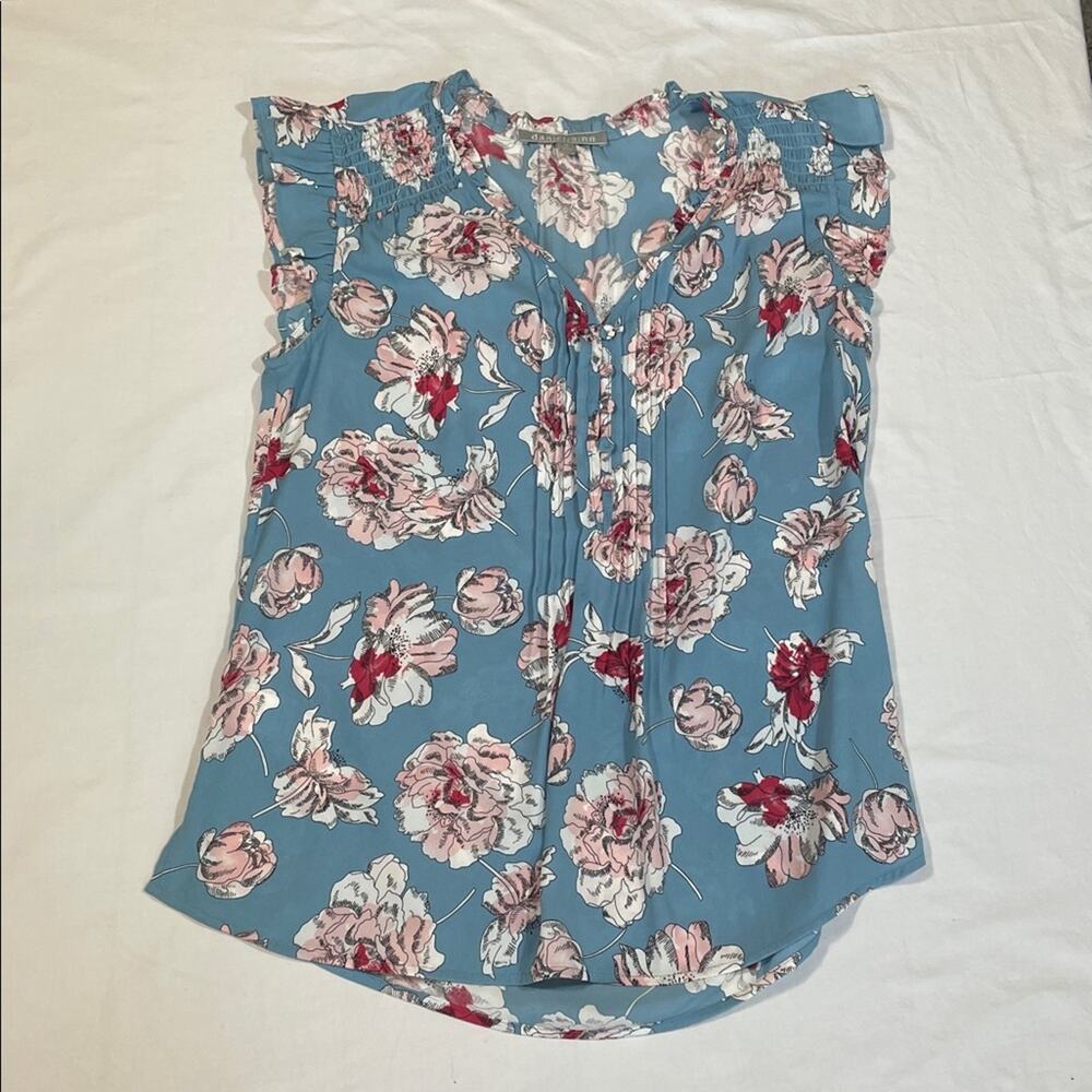 Sleeveless flowy blouse Daniel Rainn Size XS blue floral. Workwear